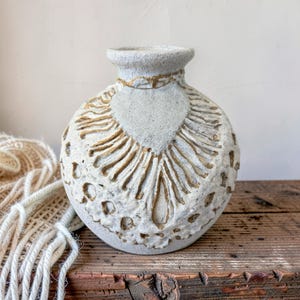 Handcrafted Studio Art Pottery Bud Vase – White Sand Texture with Gold Accents, Heart Bow Lace Design, Signed NoNa LaSota ’97, Southwestern