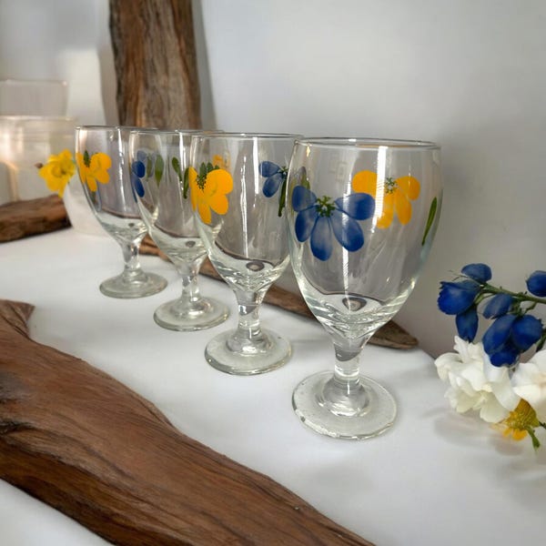 Vintage Maxam Handpaint Italy Libbey La Primula Daisy Floral Yellow Blue Glass Goblet, large hand painted flowers wine glass
