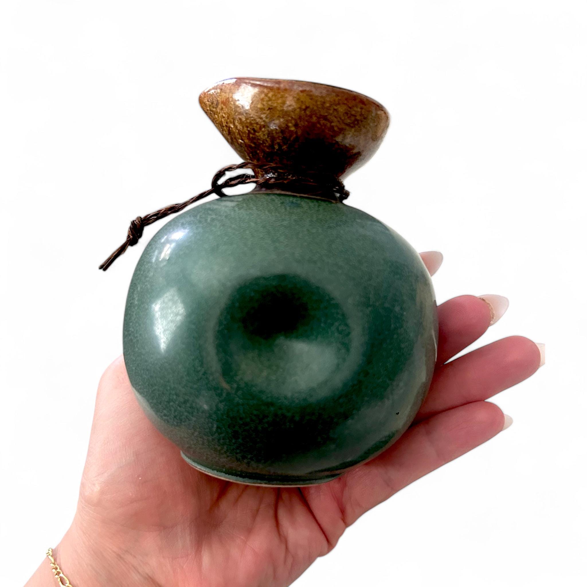 小物 PAGE 1PAGE-BK-Carnation Traditional Japanese Ceramic Stoneware Round Sake Jug Green