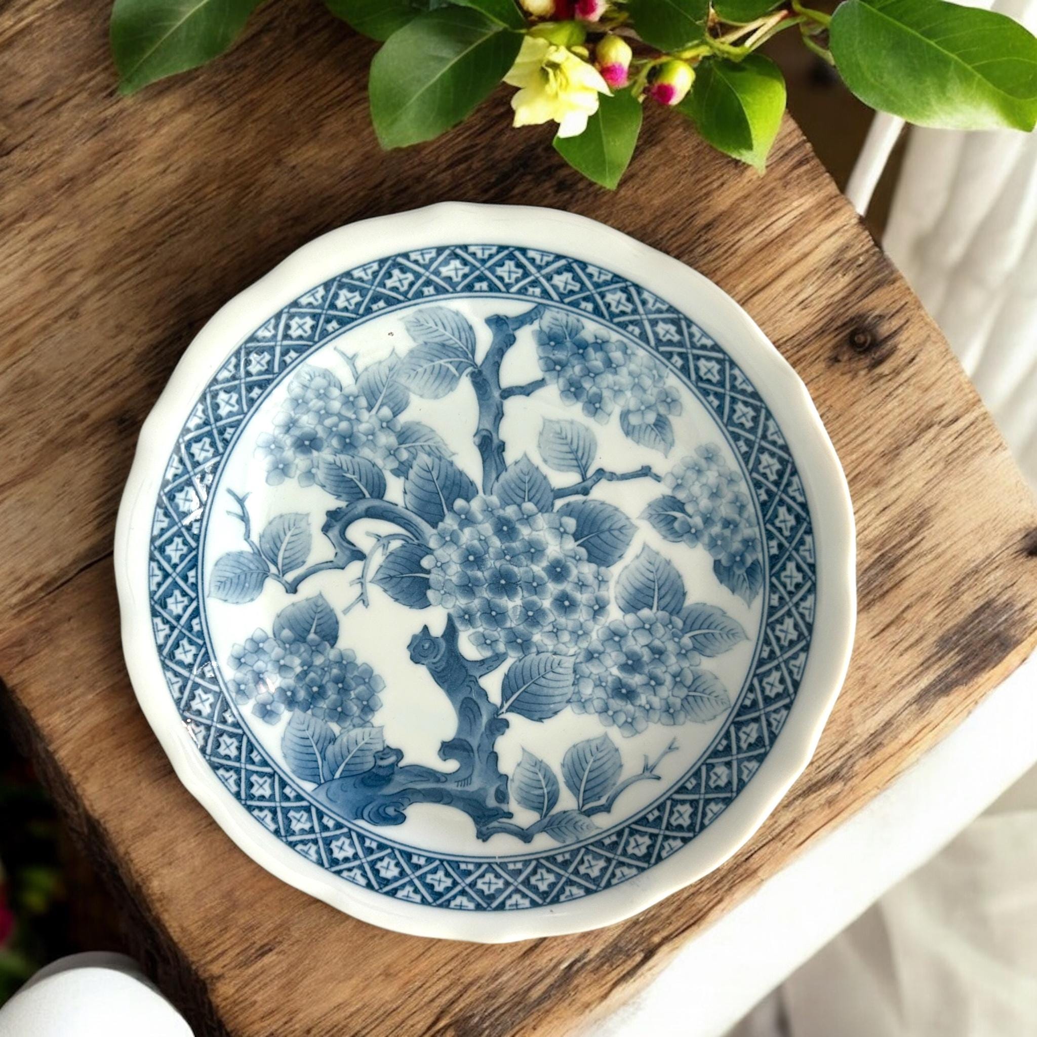 希少物　時代物　染付青白い伝統的な陶器の丼 希少物 時代物 染付青白い伝統的な陶器の丼 【公式通販】