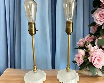 Lampada in ottone anticato stile Pullman Art Nouveau con base in vetro smerigliato, lampade romantiche vintage a forma di candela, lampade di campagna francesi