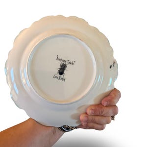 Piatto da dessert Anthropologie Lou Rota Nature Table Chameleon, 23,5 cm, turchese acquamarina con decorazioni floreali in pizzo bianco immagine 3