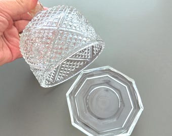 Cúpula de cristal vintage Avon Fostoria, para manteiga ou queijo, cloche decorativa, travessa redonda com tampa e detalhe em forma de estrela em formato de diamante.