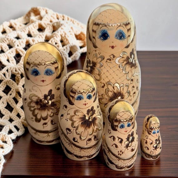 Vintage 1993 Sergiev Posad Matryoshka Nesting Dolls – Hand-painted