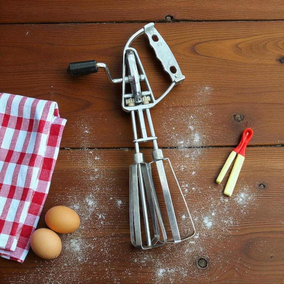 Bukhern Instrument Vintage Manual Hand Mixer, Hand Held Manual Egg Beater, Vintage 1950’s ...