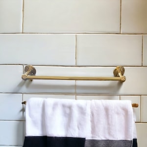 Portasciugamani, Portasciugamani in ottone non laccato, portasciugamani in ottone, portasciugamani in ottone, portasciugamani in ottone per bagno, Portasciugamani fatto a mano