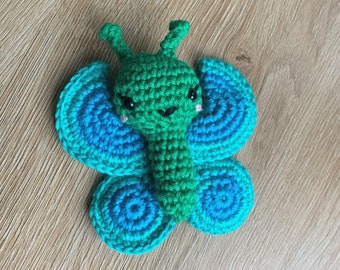 Peluche ou porte clé papillon en coton fait au crochet (Amigurumi)