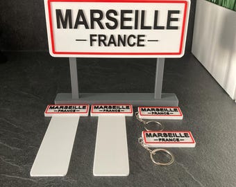 Decorative City Sign Pack – Freestanding Urban Signage with 2 Bookmarks and 2 Keyrings – Designer Decoration & Original Gift