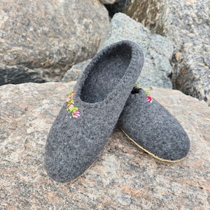 Handmade Felted Wool Slippers: Floral Embroidery, Size 41, Scandinavian Gift
