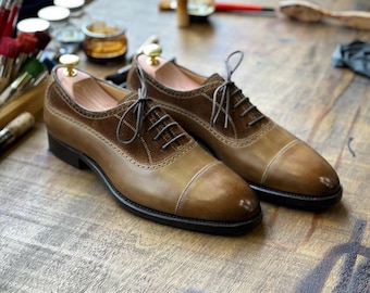Neue handgefertigte Oxford-Schuhe aus echtem Wildleder und Leder mit Patina für Herren