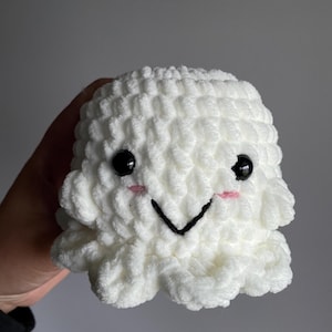 happy ghost amigurumi