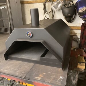 Wood fired pizza oven