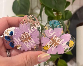 pressed flowers badge