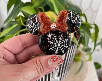 Halloween Minnie Mouse badge reel