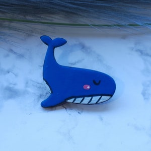 Hand Painted Whale Brooch, Handmade Blue Whale Pin, Summer Jewelry, Beach Jewelry, Ocean Jewelry, Beach Fashion, Outfit accessories