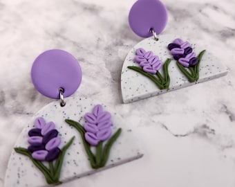 Pendientes de lavanda llamativos, pendientes de flores lilas de primavera, pendientes de arcilla polimérica hechos a mano, pendientes de arcilla colgantes para amantes de la lavanda
