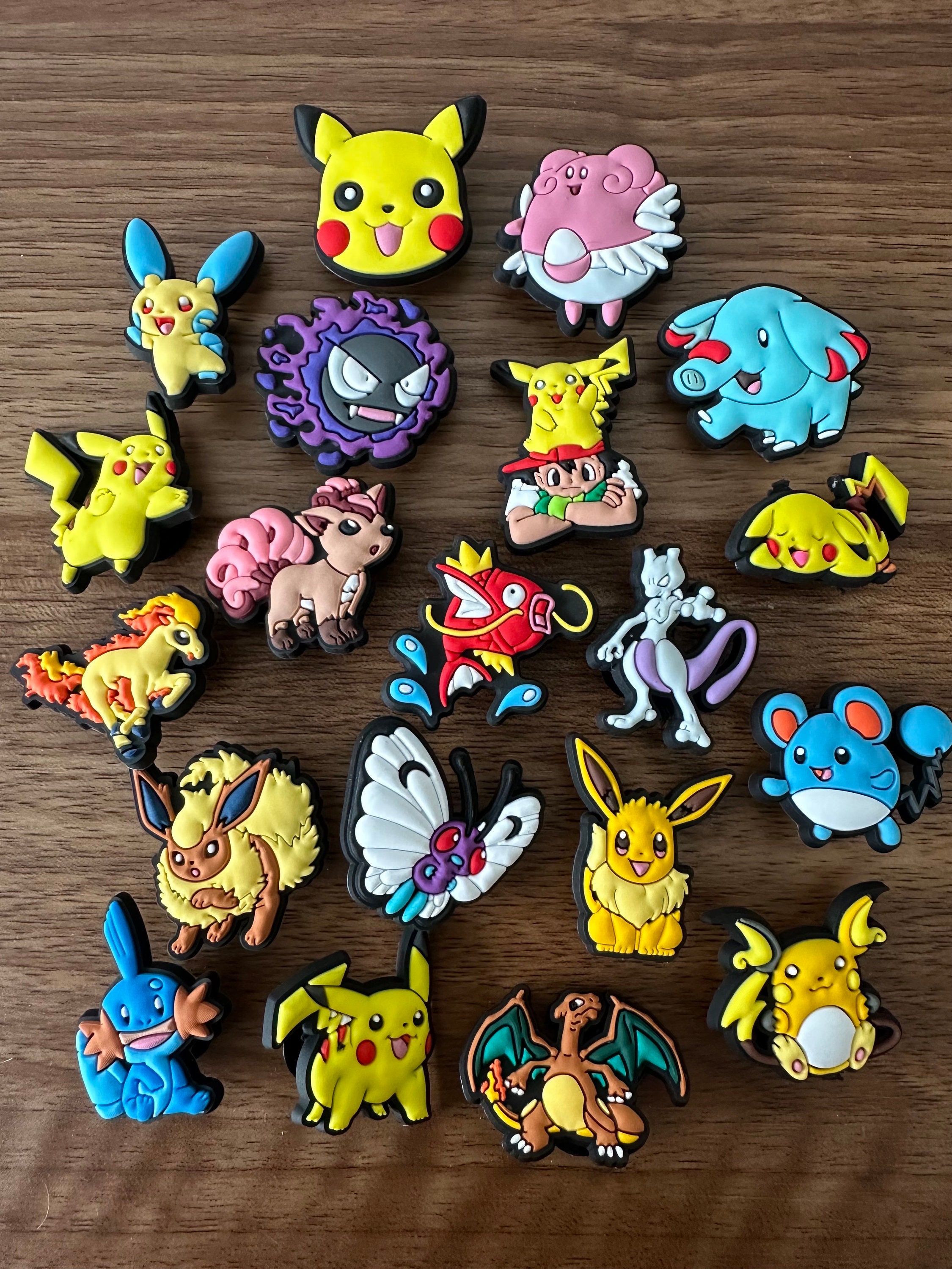 アクセサリーその他 CROCS Jibbitz Pokemon Amazon.com: Crocs Jibbitz Characters Elevated Pokemon 5-Pack