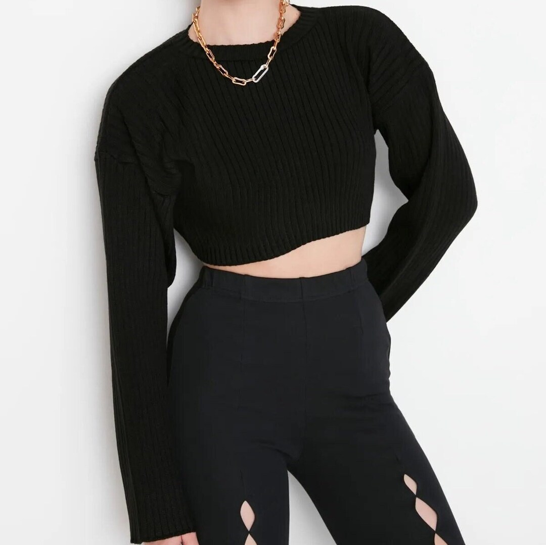 Ease Sweater in Black Berry