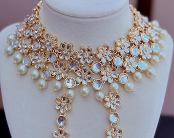 Handmade Kundan Choker Set: Indian Bridal Jewelry with Maang Tikka