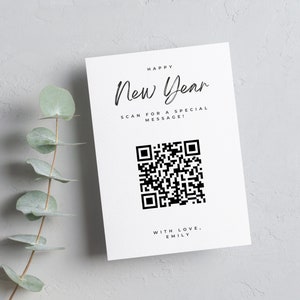Cartão de feliz ano novo com código QR | Presente de feriado exclusivo | Cartão personalizado com colagem de vídeo