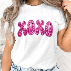 Personalized  Women&#39;s T-Shirt XOXO Hugs and Kisses Pink Glitter Graphic Tee for Mom, Casual Women&#39;s Fashion Top
