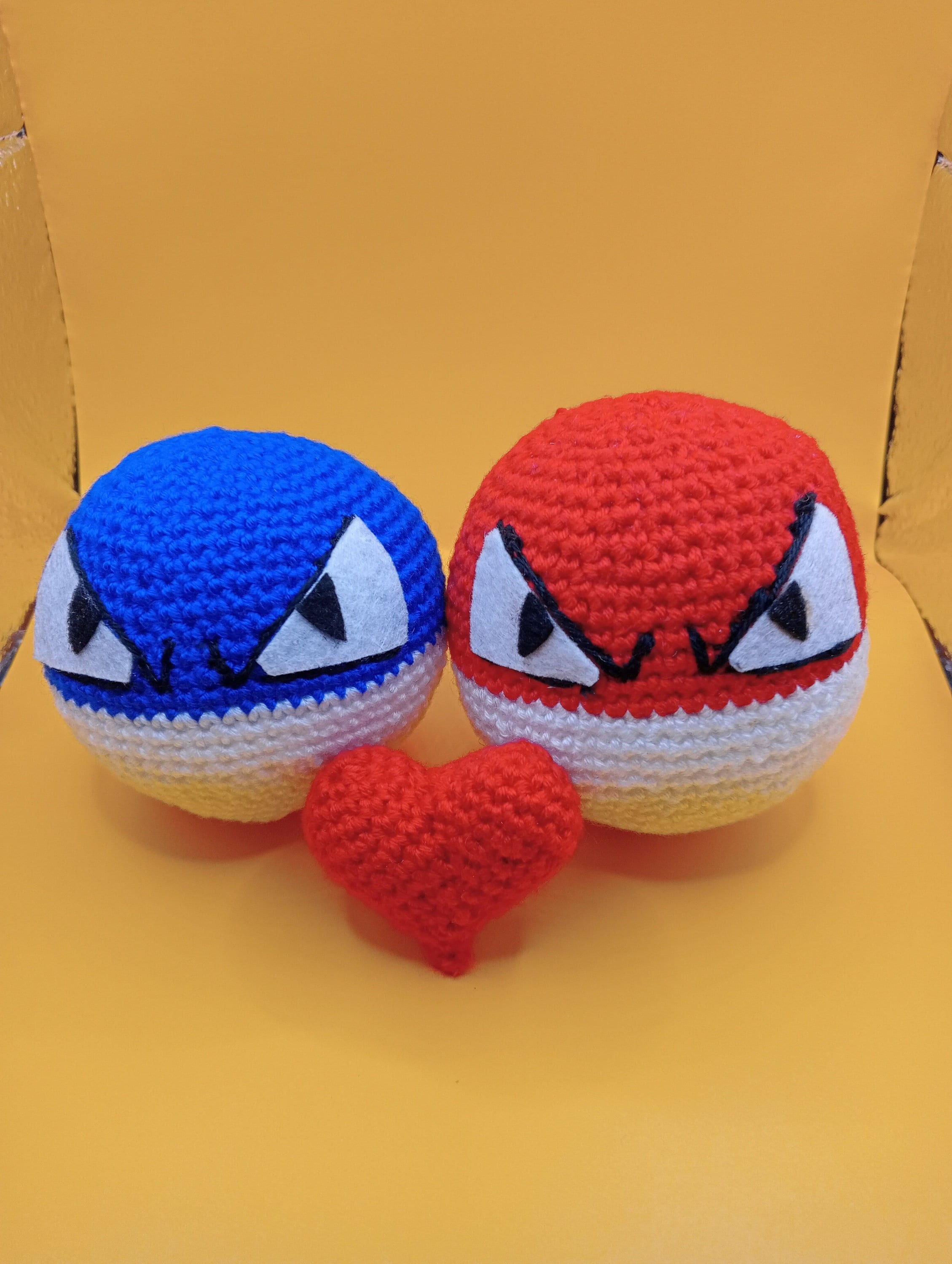 Ninjatoes' papercraft weblog: Papercraft Pokémon Voltorb and Electrode