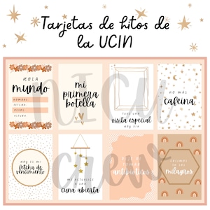 Puede incluir: Nueve tarjetas imprimibles con estrellas doradas y fondo melocotón. Las tarjetas presentan hitos para un bebé en la Unidad de Cuidados Intensivos Neonatales (UCIN). El texto en las tarjetas incluye "Hola Mundo", "Mi Primera Botella", "Tuve Una Visita Especial Hoy Dia", "No Mas Cafeina", "Hoy Es Mi Fecha De Vencimiento", "Dije De Tomar Antibioticos", "Creemos En Los Milagros", "Me Actualice A Una Cuna Abierta".