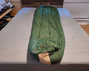 U.S. Forest Service Cool Weather Sleeping Bag Color Green Used