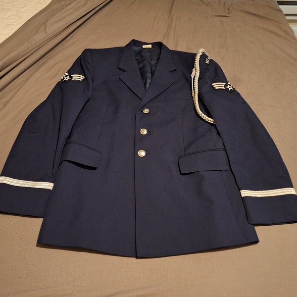 U.S. Air Force Base Honor Guard Man's Poly/Wool Serge AF Shade 1620 Coat Size 41 R Used