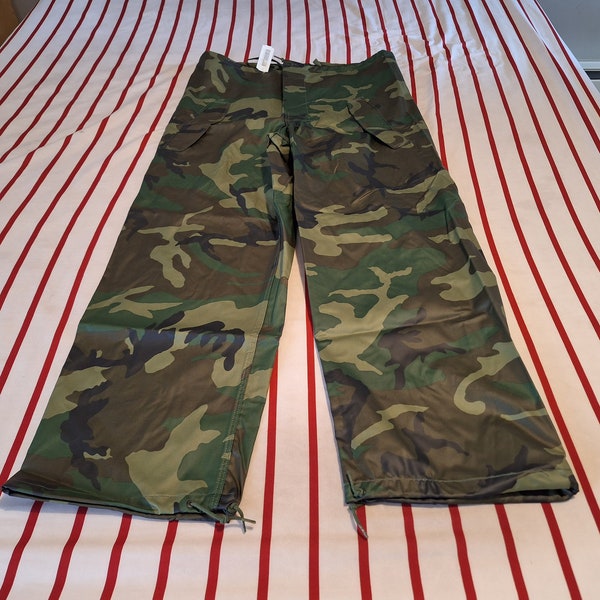 U.S. Army Woodland Camouflage Wet Weather Trousers Size Medium Used