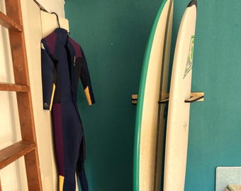 Verticale surfplankhouder, surfplankhanger, surfplanksteun, standaard voor meerdere surfplanken, rek voor surfers, houten standaard, surferscadeau