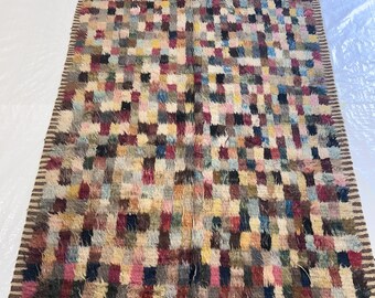 Alfombra marroquí anudada a mano: alfombra de lana colorida (1,35 x 4 m)