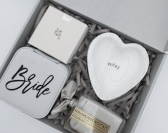 Bridal Box, Gift for Bride, Bridal Shower Gift, Bridesmaid Proposal Box, Bride Gift, Bride Box, Personalized Gift Box, Gift For The Bride