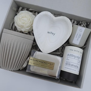 Bridal Box, Gift for Bride, Bridal Shower Gift, Bridesmaid Proposal Box, Bride Gift, Bride Box, Personalized Gift Box, Gift For The Bride