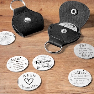 Umarmung Token mit Leder Schlüsselanhänger – Geschenk für Sohn, Tochter, Freund – Kleine Umarmung Andenken für lange Distanz, Geburtstag, einfach so