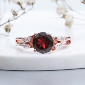 Natural Garnet Engagement Ring-Vintage Garnet Ring-Unique Promise Ring-January Birthstone Anniversary Ring-Flower Silver Ring-Handmade Ring