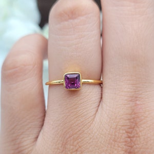 Natural 4mm Rhodolite Garnet Ring-14k Rose Gold Vermeil Stacking Ring-Raspberry Pink Purple Stone Ring-Simple Minimalist Garnet Bezel Ring