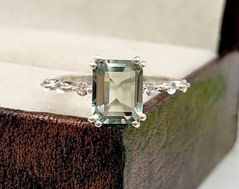 Einzigartiger Grüner Amethyst Ring-Verlobungsring Prasiolit Ring-Emerald Cut Amethyst Ring-Februar Birthstone Ring-Zarter Ring-Seitensteine Ring