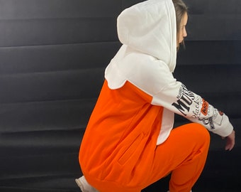 Préparez-vous avec GIGI! Survêtement moelleux confortable idéal pour une journée complète avec de nombreuses activités.