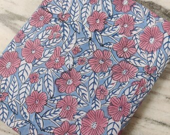 Tissu en coton à fleurs bleu rose par mètre, tissu courtepointe doux et léger, tissu de couture imprimé pour la couture, textile fait main
