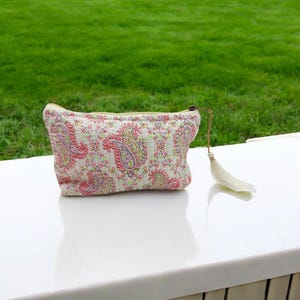 Sacchetto in tessuto trapuntato stampato con fiori multicolore rosa, sacchetto fatto a mano, piccolo sacchetto per matite in cotone stampato a blocchi, sacchetto in tessuto regalo personalizzato