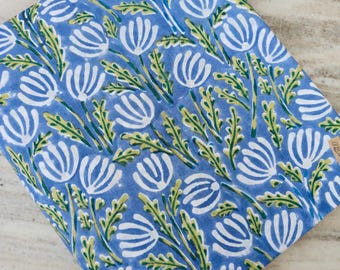 Tissu imprimé à la main en Inde, multicolore, motif floral, 100 % coton, vendu au mètre, idéal pour le patchwork, la confection de vêtements, les serviettes de table et bien plus encore.