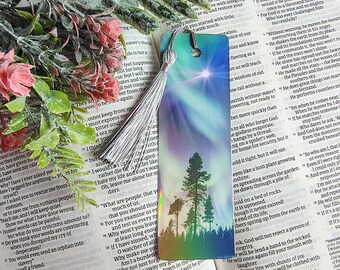 Marcadores Aurora Borealis con borlas y laminado holográfico arcoíris.