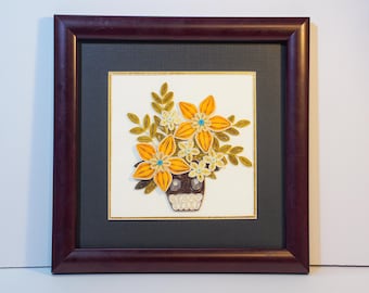 Arte mural de flores de papel filigranado: ramo amarillo hecho a mano de 24 x 24 cm. Decoración floral enmarcada para el hogar.