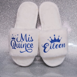 Quinceañara Geschenk, personalisierte flauschige Hausschuhe für Quinceanera, Geburtstagsgeschenke, personalisierte Geschenke,