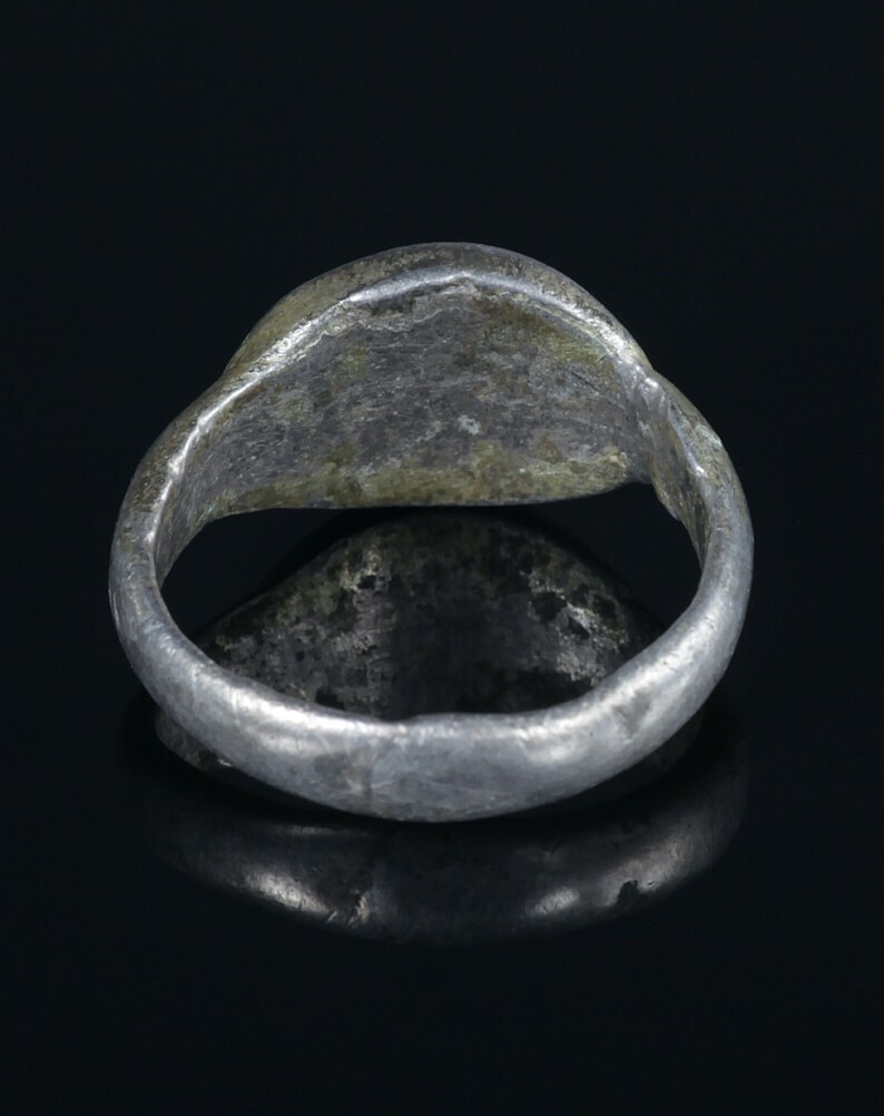 Ancient Engraved Signet Ring Beast Head to the Left Unique Ancient ...