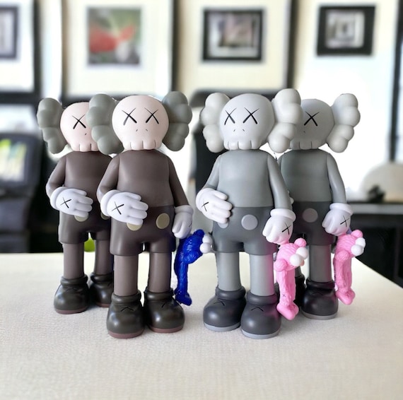 Handmade Kaws Bearbrick Holding Mini Decorative Action