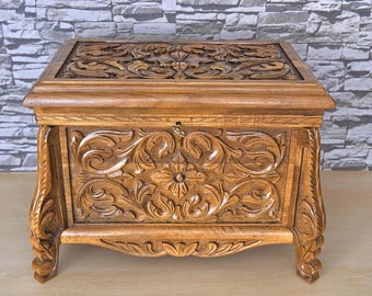Hand-Carved Walnut Wooden Chest: Vintage Floral Jewelry Box