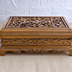Solid Wooden Memory Box, Handcarved Keepsakes Box, Wooden Storage Box for Trinkets, Perfect New Home Gifts, Heirloom Wood Carving Art