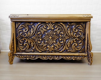 Hand Carved Pine Wood Trunk – Vintage Blanket Chest, Coffee Table